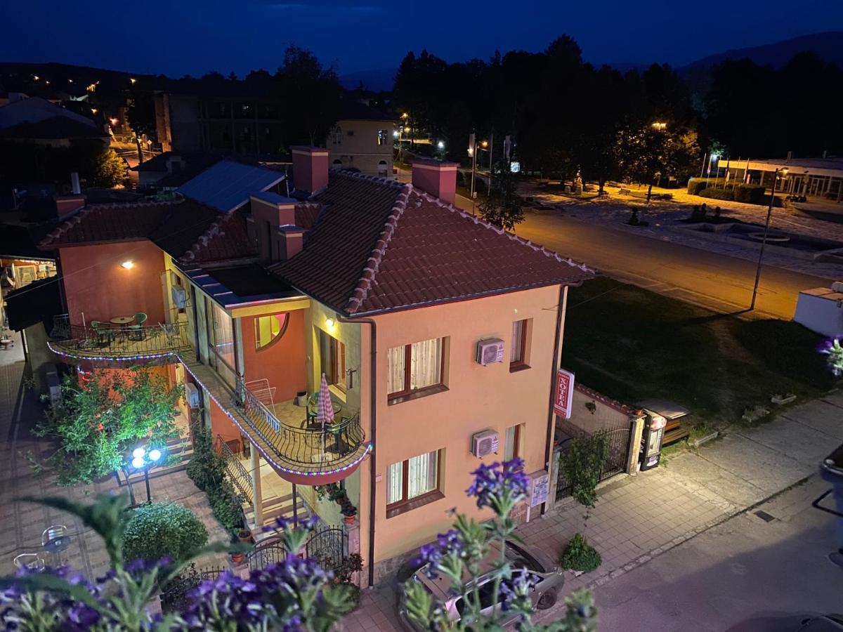 Family Hotel Kavrakovi Pavel Banja Eksteriør bilde