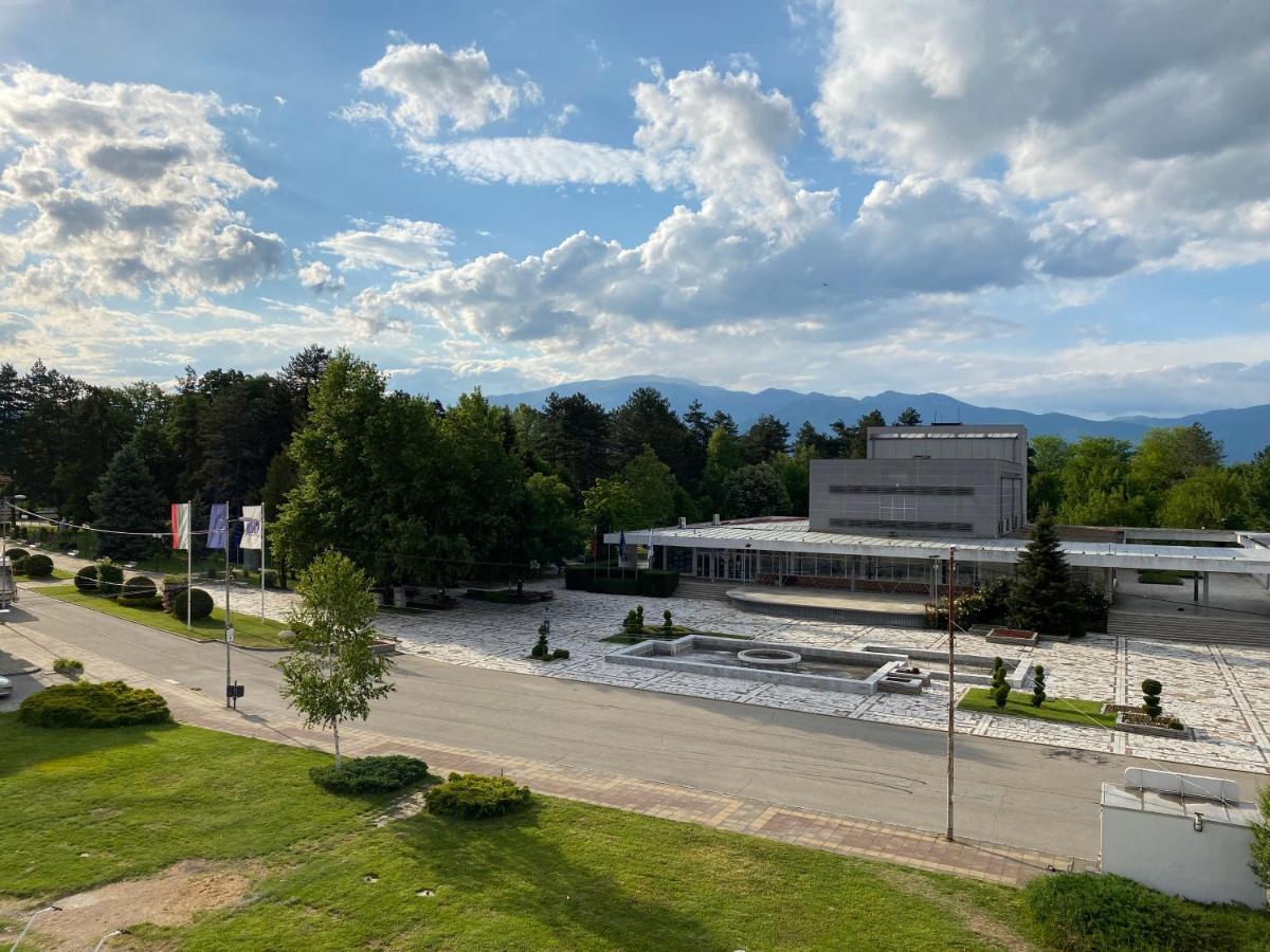 Family Hotel Kavrakovi Pavel Banja Eksteriør bilde