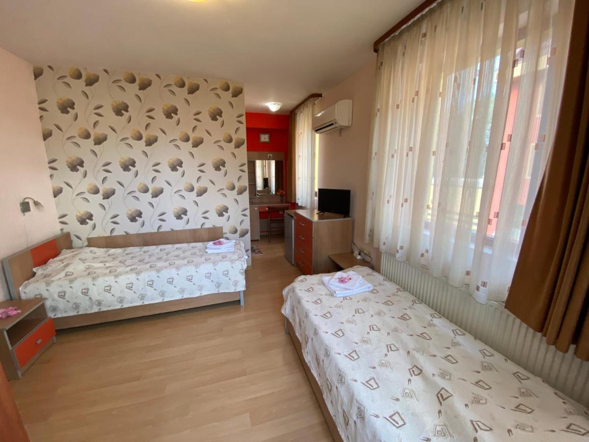 Family Hotel Kavrakovi Pavel Banja Eksteriør bilde